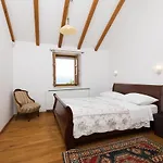Nidus Onei Villa