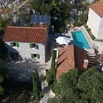 Vila Nidus Onei Omiš