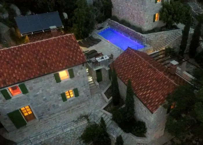 Nidus Onei Villa